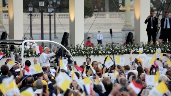 Faire un don pour la visite du Pape Léon XIV à Paris