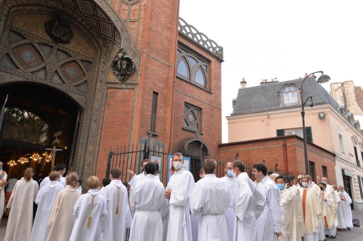 Ordinations diaconales en vue du sacerdoce 2020 à Saint-Jean de Montmartre (18e). © Marie-Christine Bertin / Diocèse de Paris.