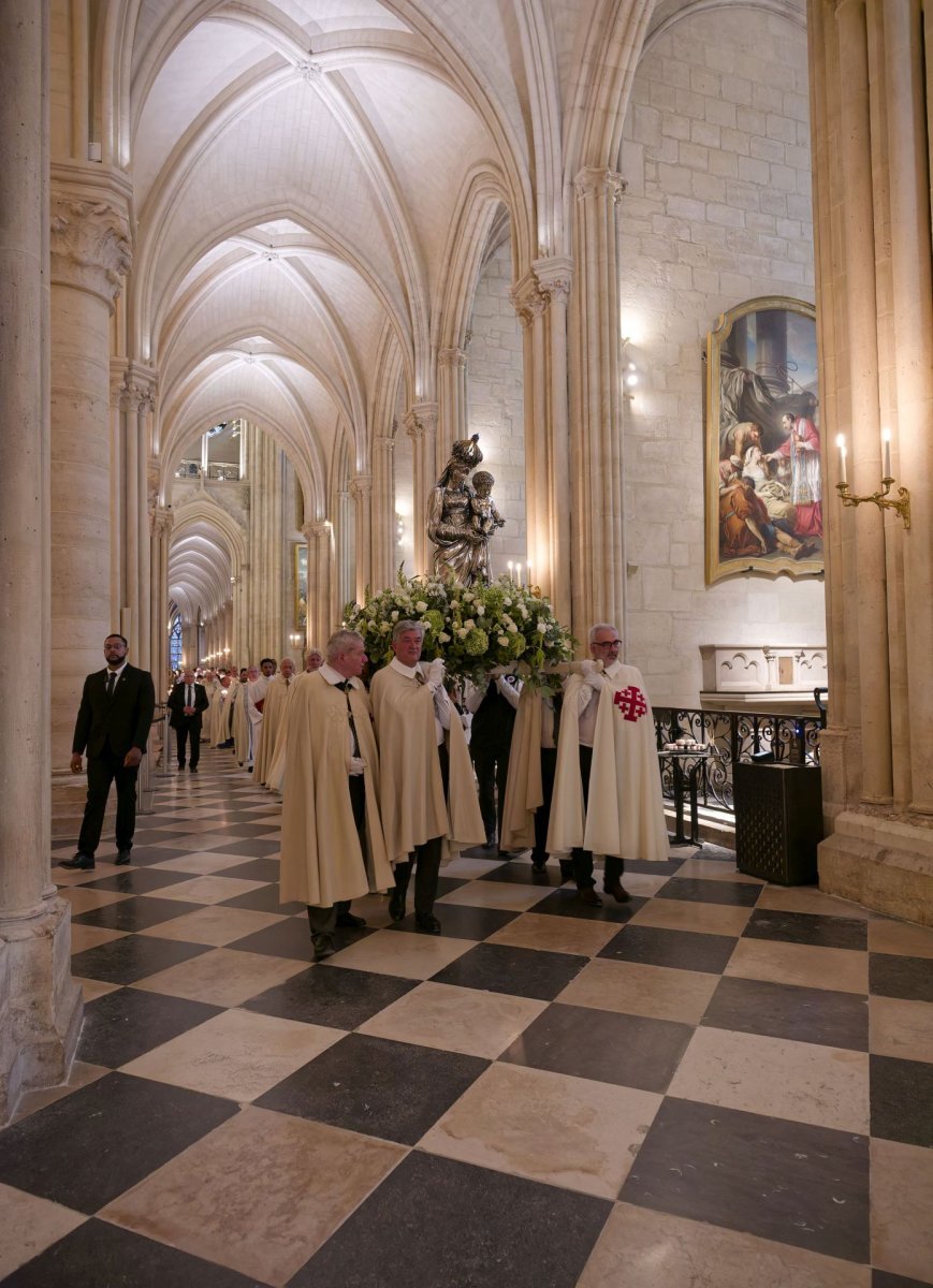 Veille de la fête de l'Assomption à Notre-Dame de Paris 2025. © Yannick Boschat / Diocèse de Paris.