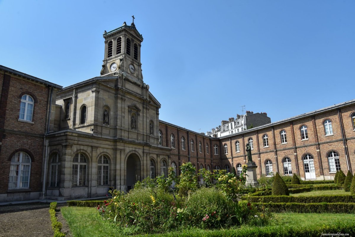 Frat'zone Holy Games à la Fondation Eugène Napoléon. © François-Régis Salefran.