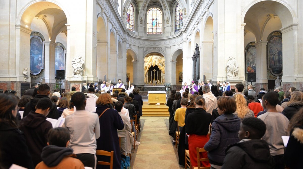 Appel décisif des jeunes catéchumènes 2019. © Marie-Christine Bertin / Diocèse de Paris.