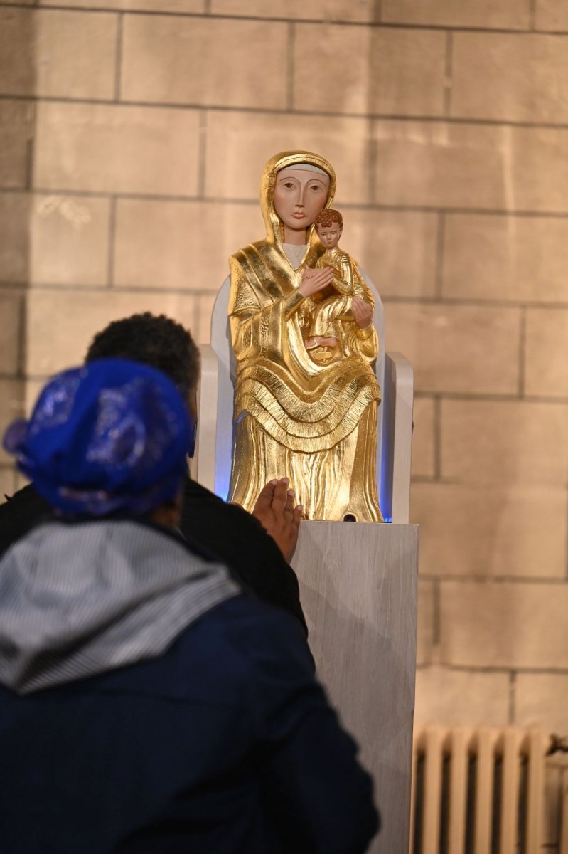 Veillée de l'espérance à la basilique Notre-Dame du Perpétuel Secours.