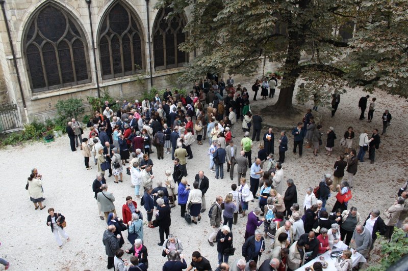 Échanges et convivialité. © Diocèse de Paris 