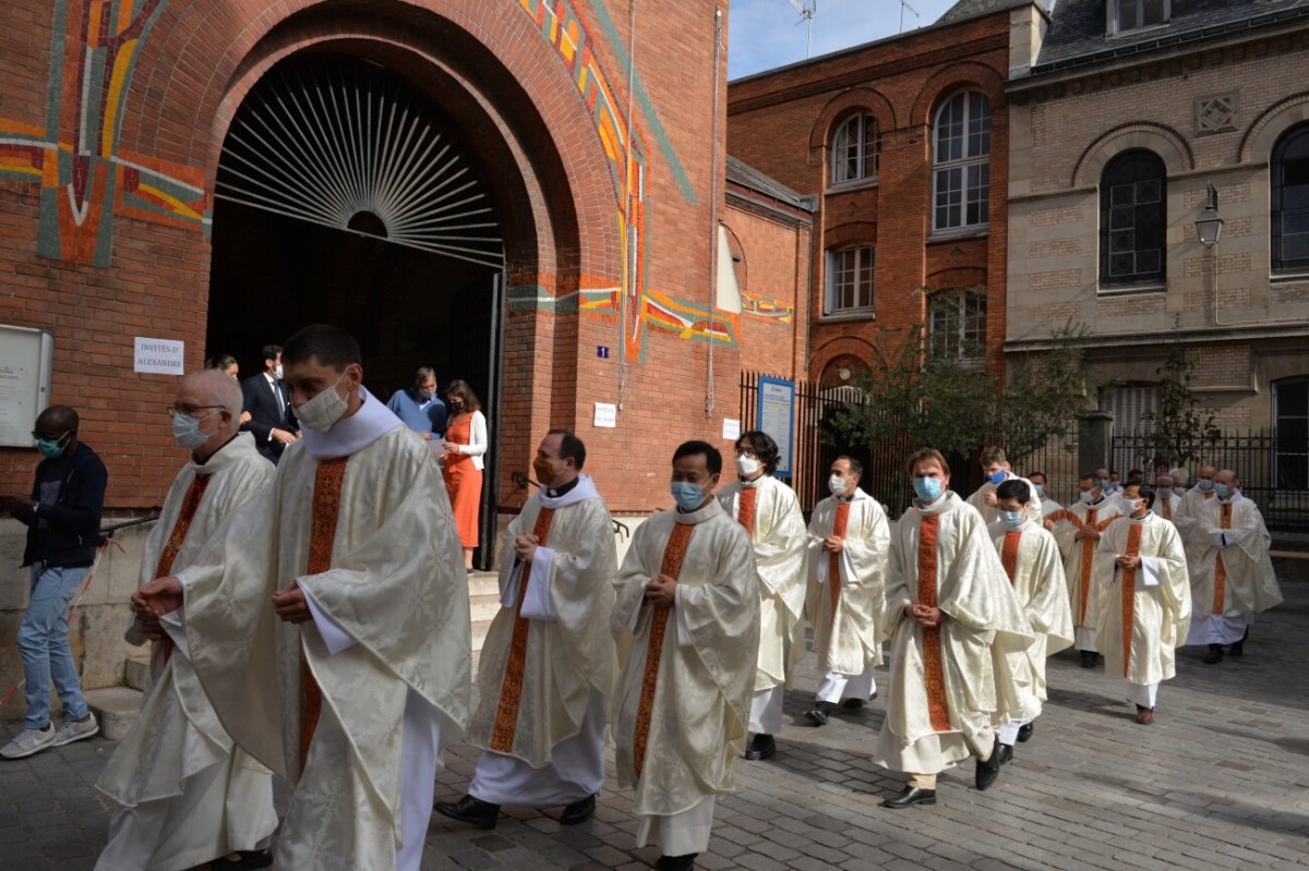 Ordinations diaconales en vue du sacerdoce 2020 à Saint-Michel (18e). © Marie-Christine Bertin / Diocèse de Paris.