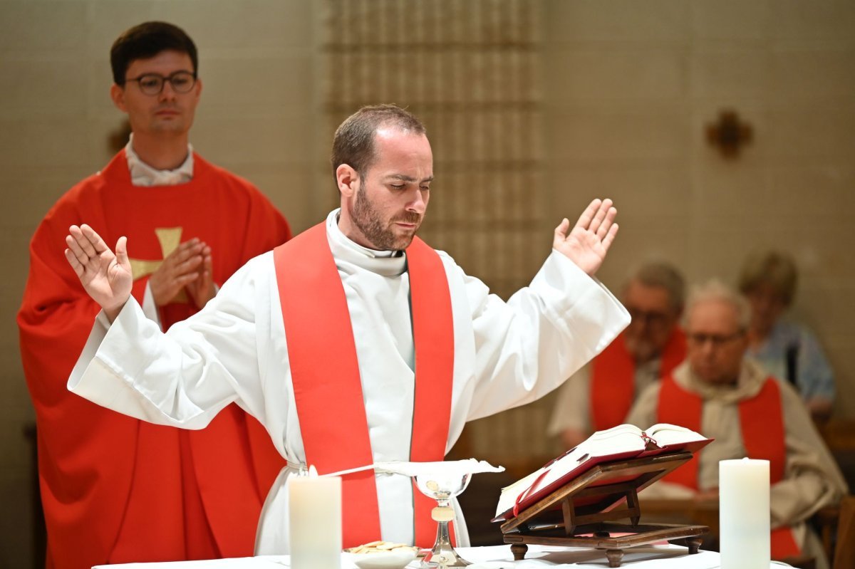 Messe des nouveaux prêtres à la Maison Marie-Thérèse. © Marie-Christine Bertin / Diocèse de Paris.