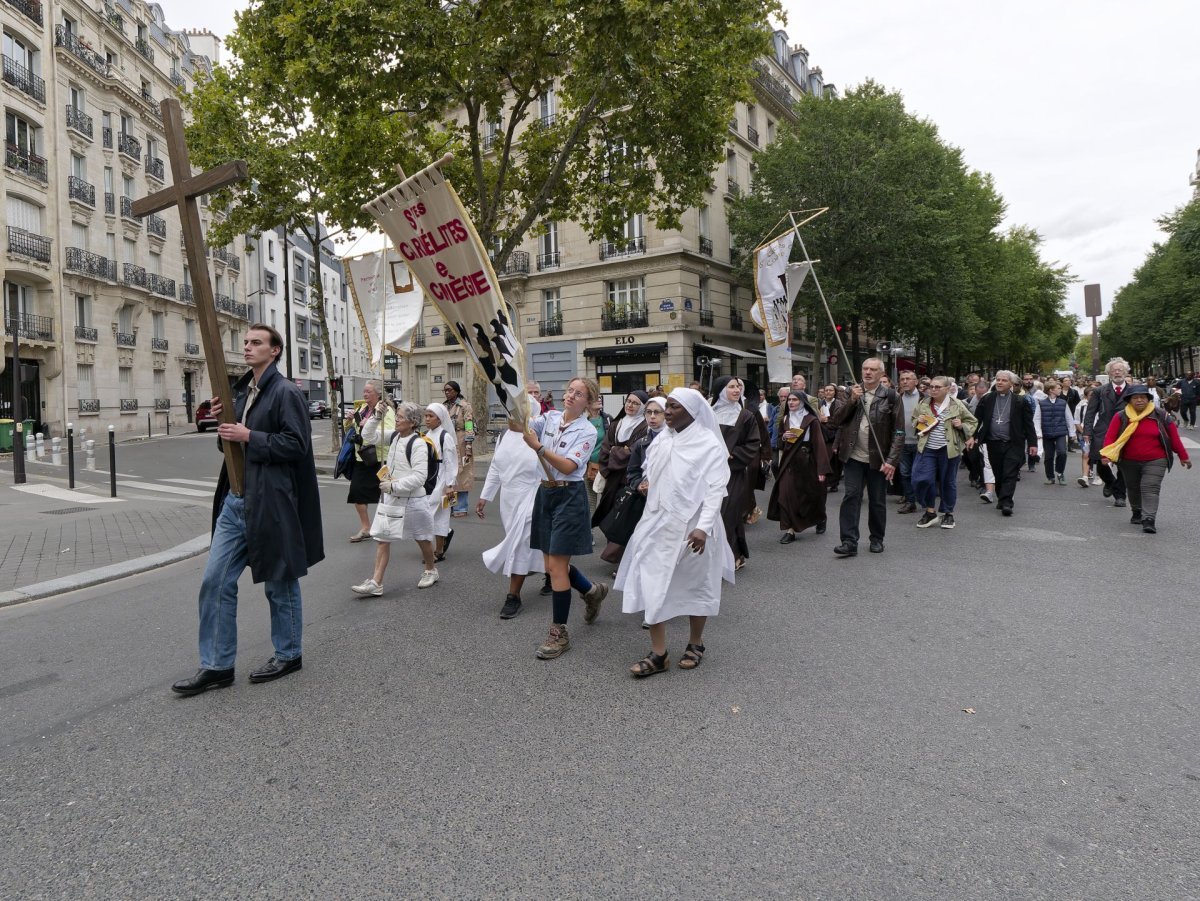 Canonisation des 16 Carmélites de Compiègne : Procession et chemin de croix. © Yannick Boschat / Diocèse de Paris.