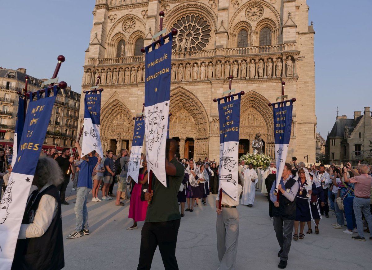 Veille de la fête de l'Assomption à Notre-Dame de Paris 2025. © Yannick Boschat / Diocèse de Paris.