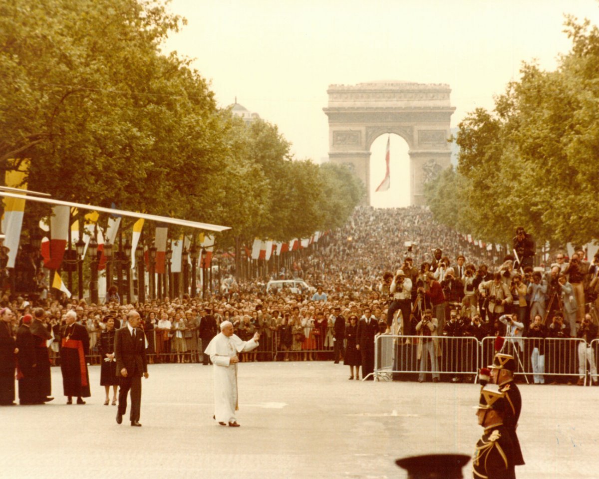 Voyage apostolique de Jean-Paul II à Paris en 1980. © Felici Roma / Archives Historiques du diocèse de Paris.