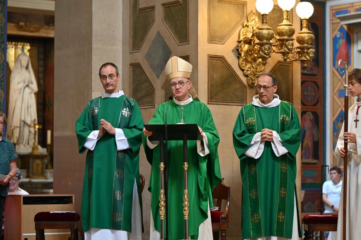 Messe d'action de grâce pour le ministère de Mgr Thibault Verny à Paris. © Marie-Christine Bertin / Diocèse de Paris.