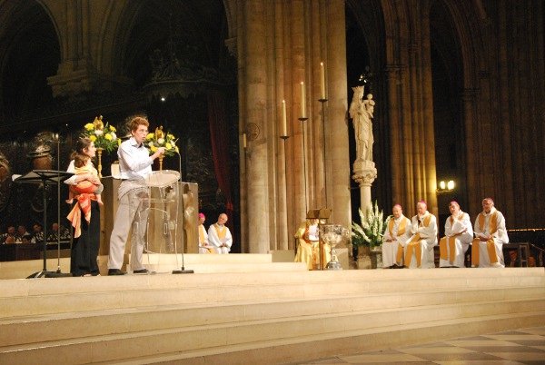 Veillée pour la vie avec tous les évêques d'Ile-de-France à Notre Dame (…). © Pierre-Louis Lensel.