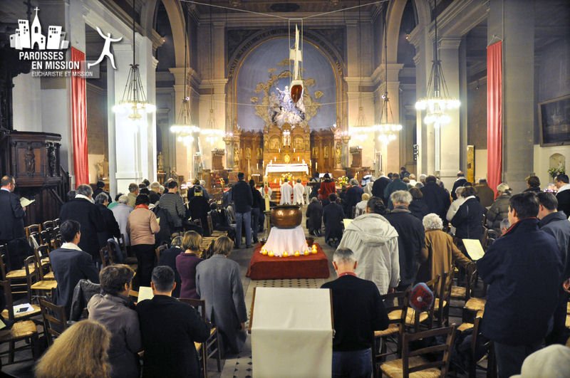 Sept. - déc. 2009 : Premières assemblées paroissiales. 