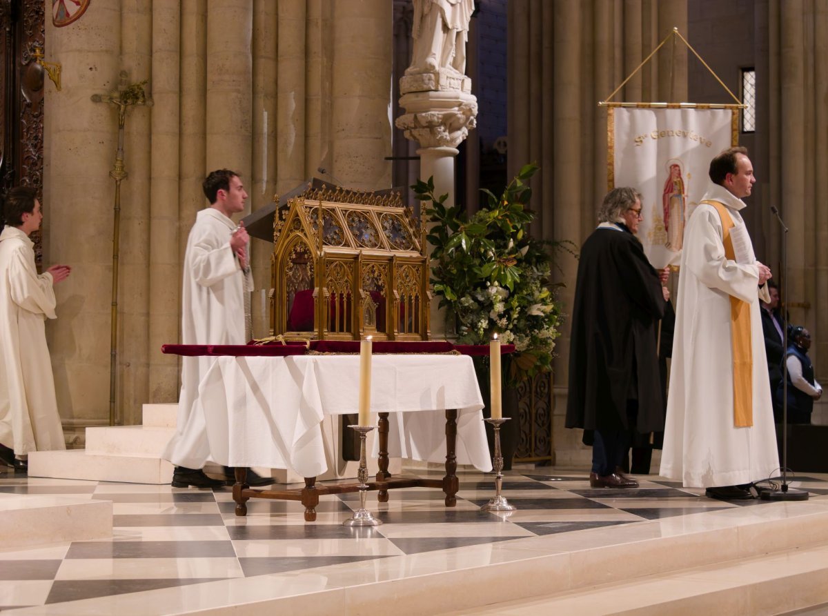 Neuvaine de sainte Geneviève 2025 : messe et procession. © Yannick Boschat / Diocèse de Paris.