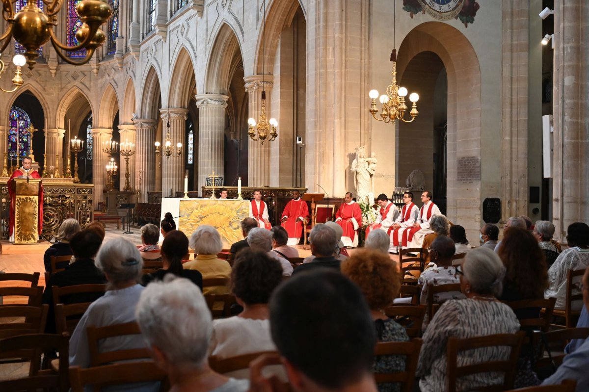 Messe d'action de grâce pour le ministère de Mgr Olivier de Cagny à Paris. © Marie-Christine Bertin / Diocèse de Paris.