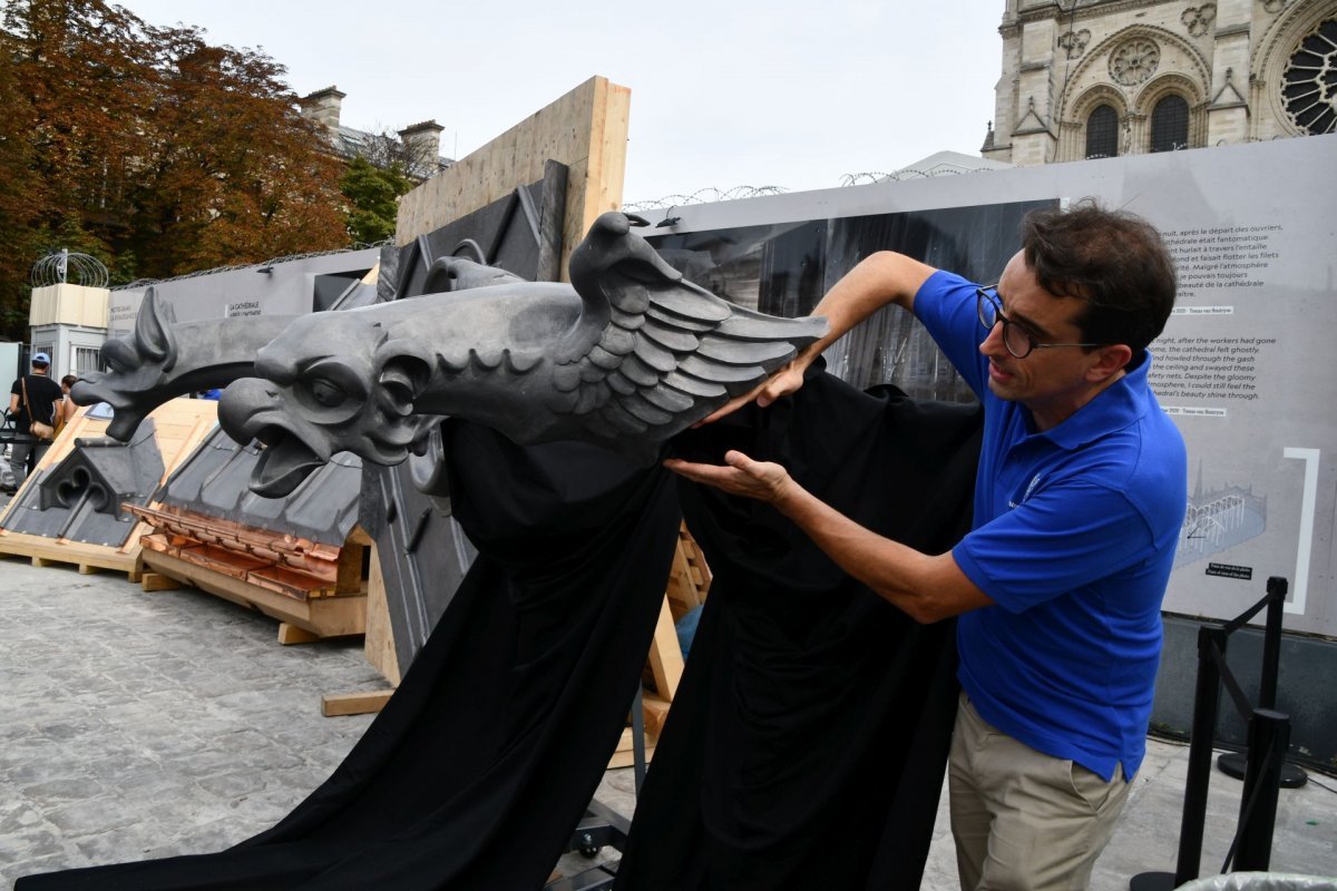 Village du chantier sur le parvis de la cathédrale Notre-Dame de Paris 2023. © Michel Pourny.