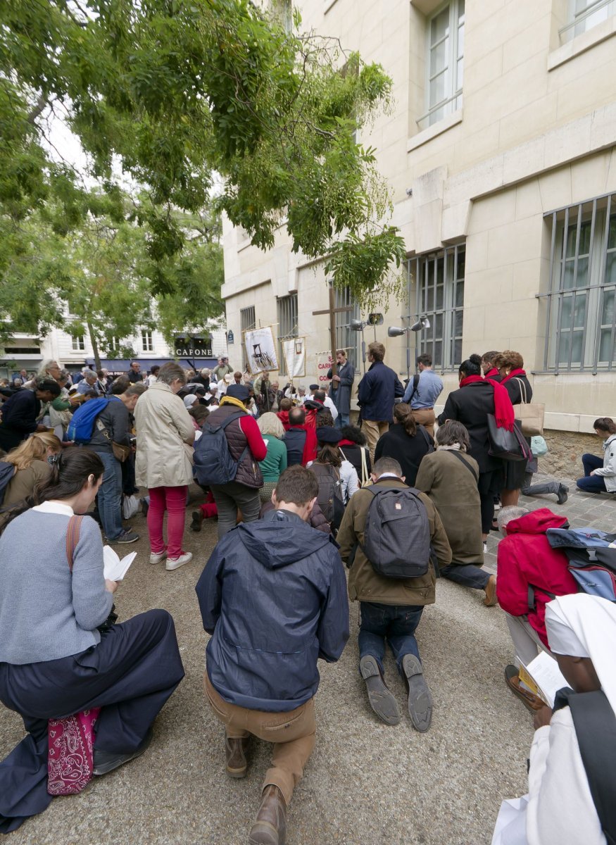 Canonisation des 16 Carmélites de Compiègne : Procession et chemin de croix. © Yannick Boschat / Diocèse de Paris.