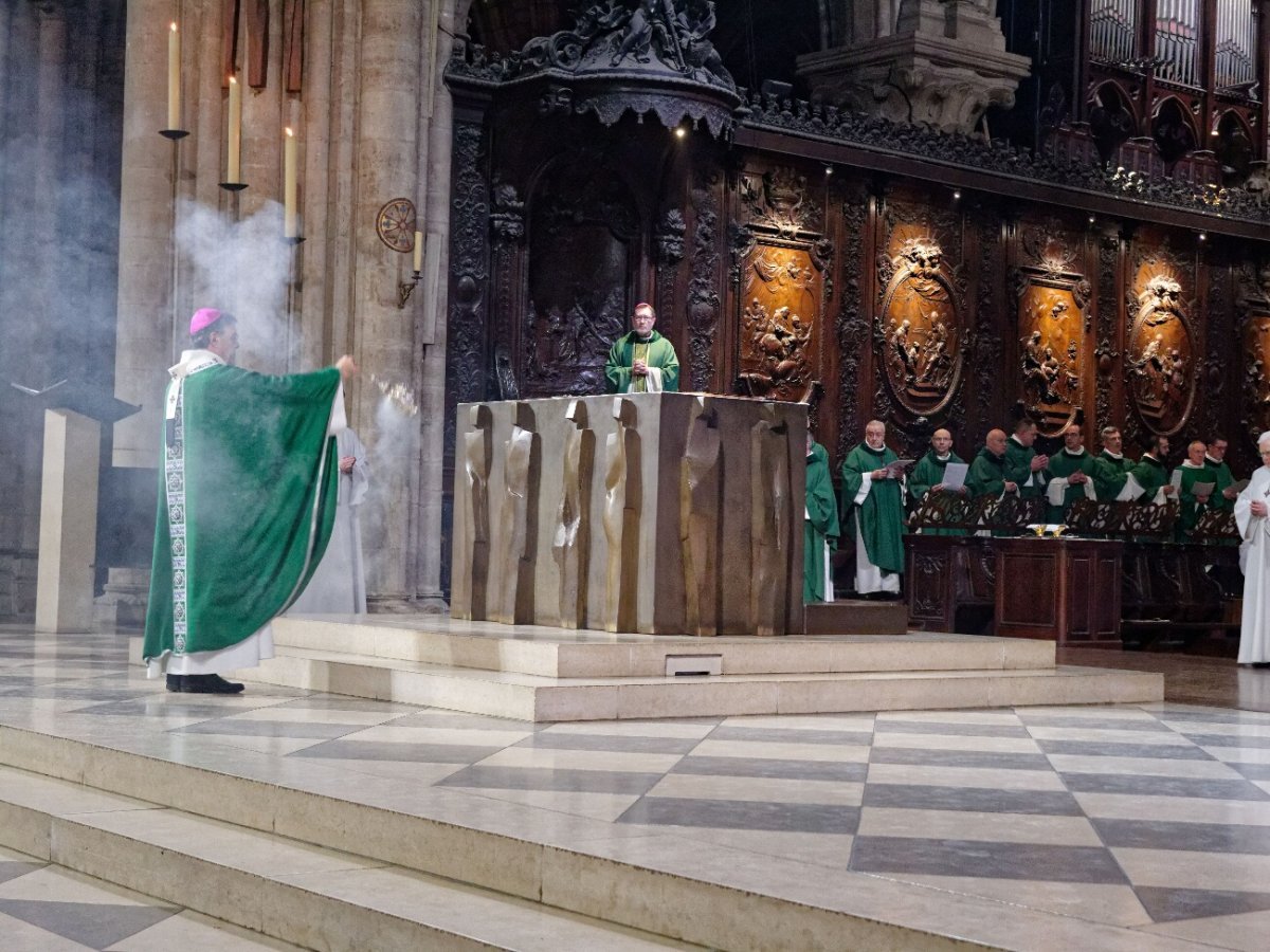 Messe pour le centenaire de la fin de la Première Guerre mondiale. © Yannick Boschat / Diocèse de Paris.