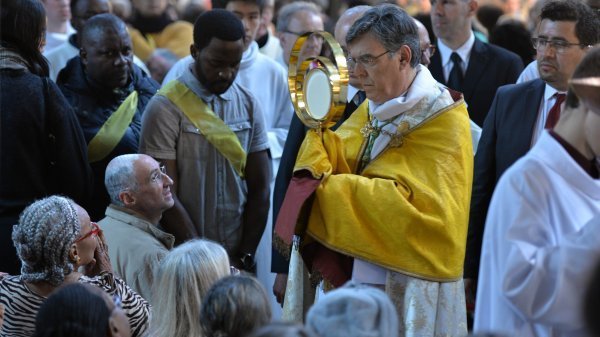 Entretien de Mgr Michel Aupetit dans Famille Chrétienne