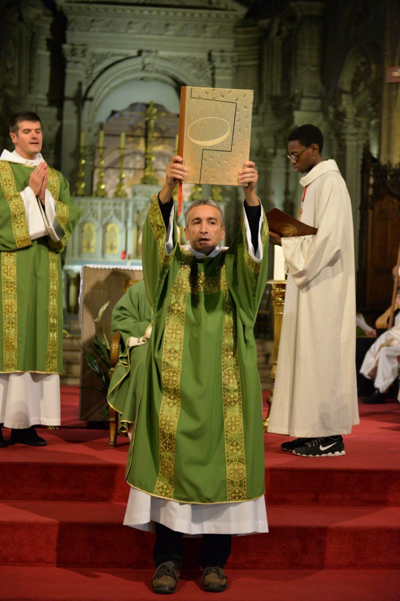 Ordination de Ramzi Saade à Saint-Laurent. © Marie-Christine Bertin.