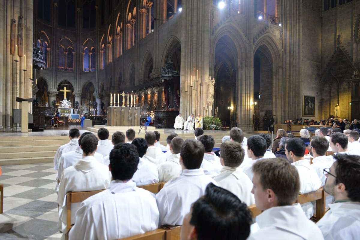 Vêpres de la fête de l'Immaculée Conception. © Marie-Christine Bertin / Diocèse de Paris.