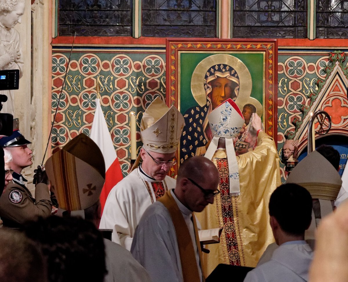 Inauguration de la chapelle Saint-Germain – Notre-Dame de Czestochowa, Reine (…). © Yannick Boschat / Diocèse de Paris.