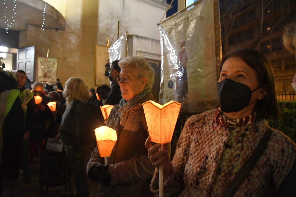 Procession mariale pour la paix. © Michel Pourny / Diocèse de Paris.