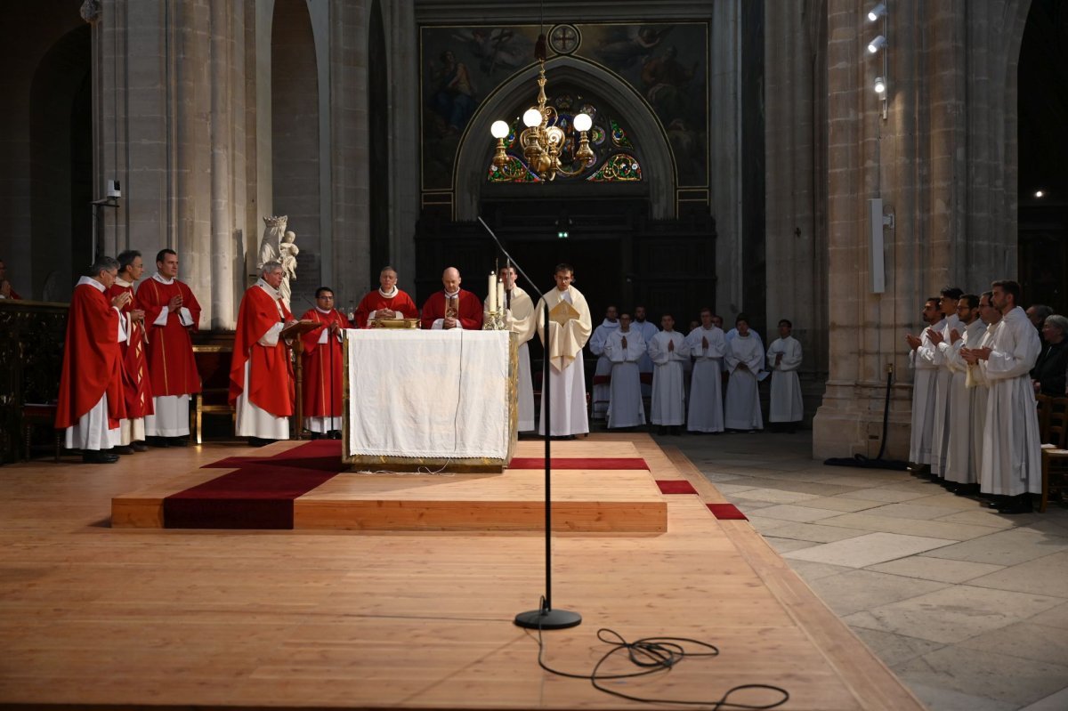 Messe de rentrée du Séminaire avec rite d'admission des candidats au (…). © Marie-Christine Bertin / Diocèse de Paris.