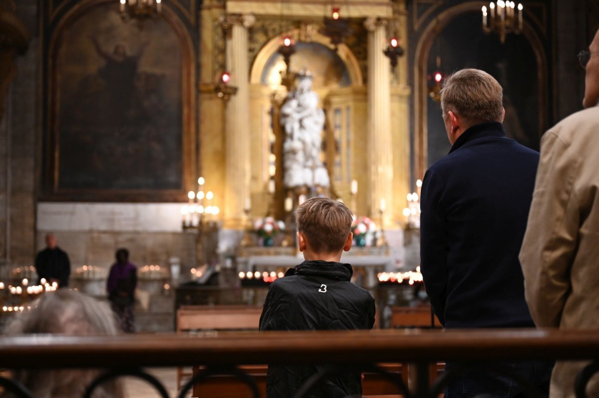 Veillée de l'espérance à la basilique Notre-Dame des Victoires. © Marie-Christine Bertin / Diocèse de Paris.