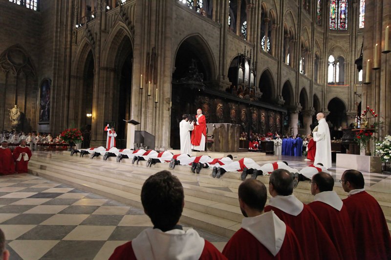 Ordinations sacerdotales 2012 à Notre-Dame de Paris. © Yannick Boschat / Diocèse de Paris.