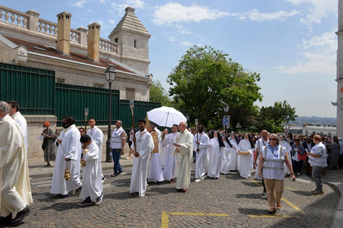 Procession de la Fête-Dieu. © Marie-Christine Bertin / Diocèse de Paris.