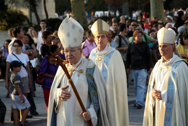 Procession fluviale du 15 août 2009. © saint-hippolyte.net.