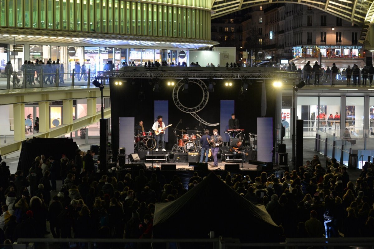 Concert sous la canopée des Halles. © Marie-Christine Bertin / Diocèse de Paris.