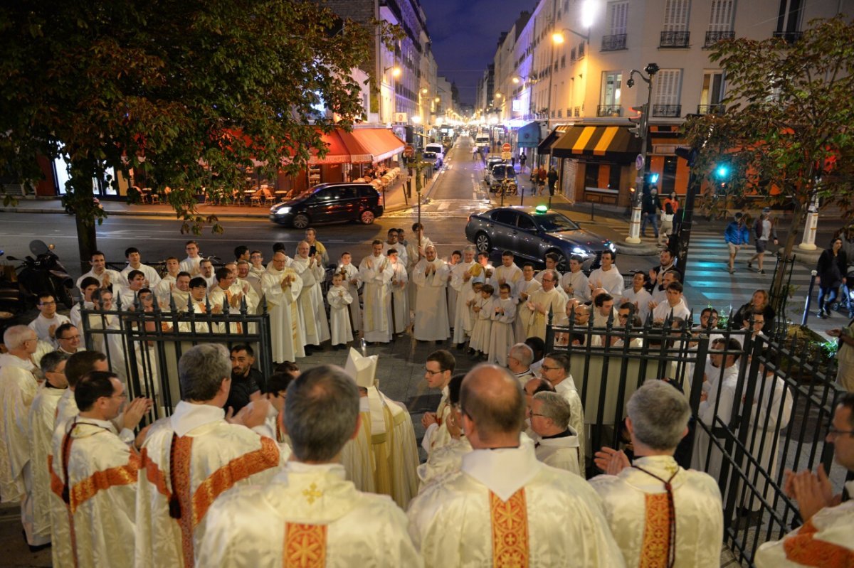 Ordinations diaconales en vue du sacerdoce 2019. Par Mgr Philippe Marsset, évêque auxiliaire de Paris, le 22 septembre 2019 à Saint-Jean-Baptiste de Grenelle. © Marie-Christine Bertin / Diocèse de Paris.