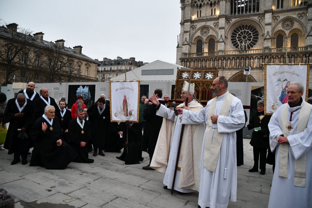 Neuvaine à sainte Geneviève : Messe solennelle et procession. © Michel Pourny / Diocèse de Paris.