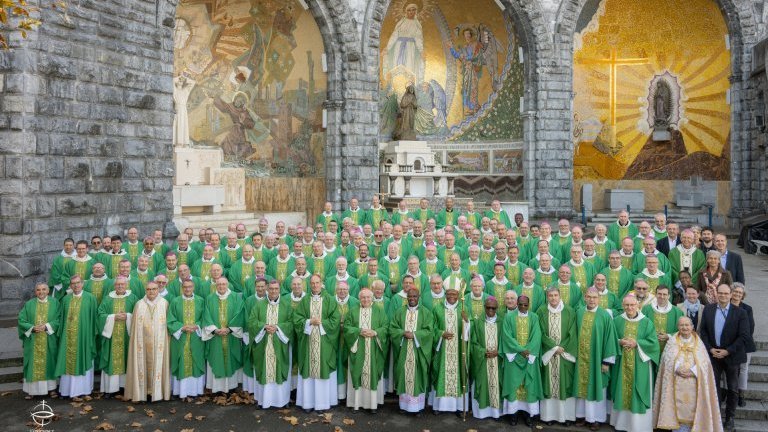 À Lourdes, les évêques unis pour la mission