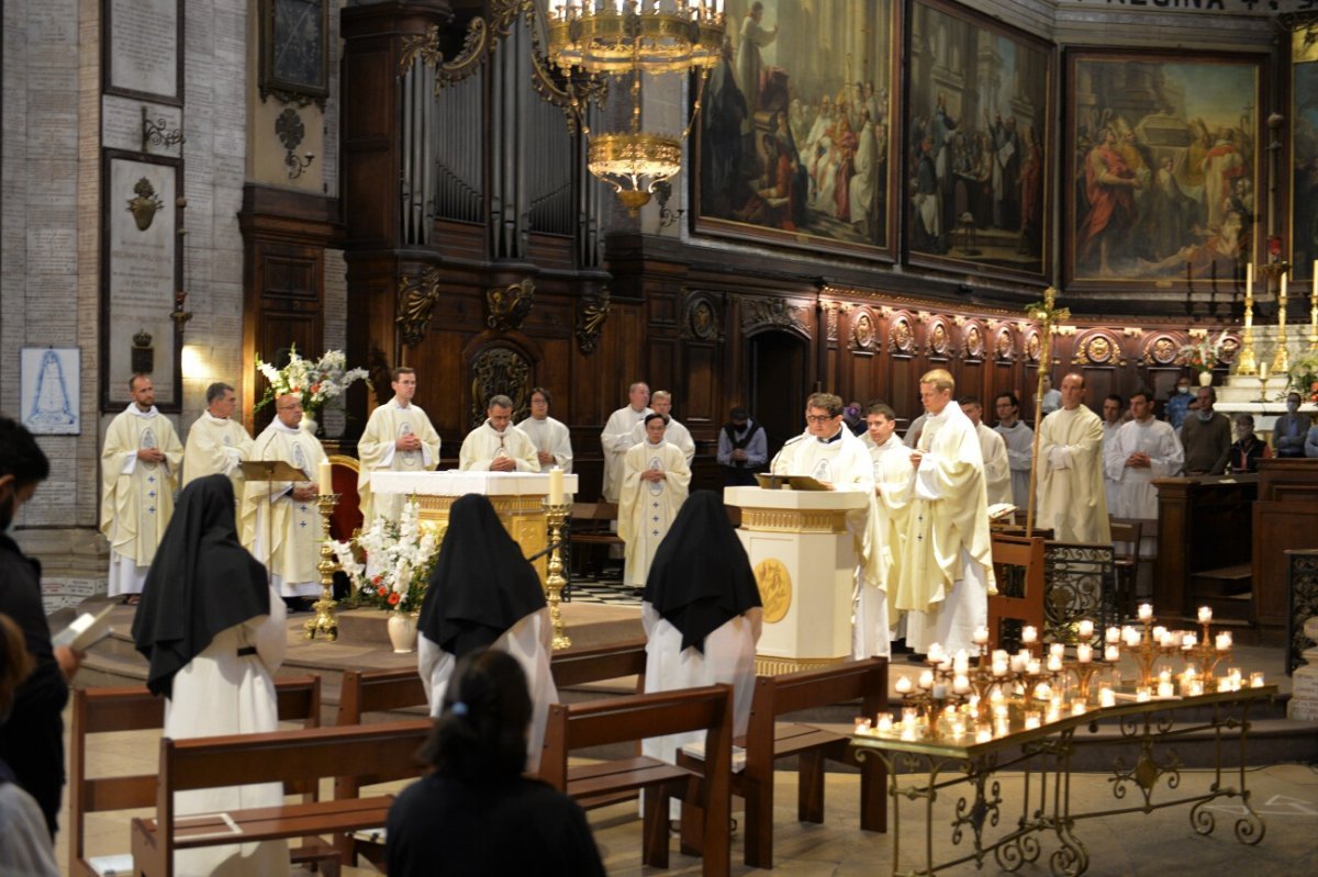 Messe des nouveaux prêtres à Notre-Dame des Victoires. © Marie-Christine Bertin / Diocèse de Paris.