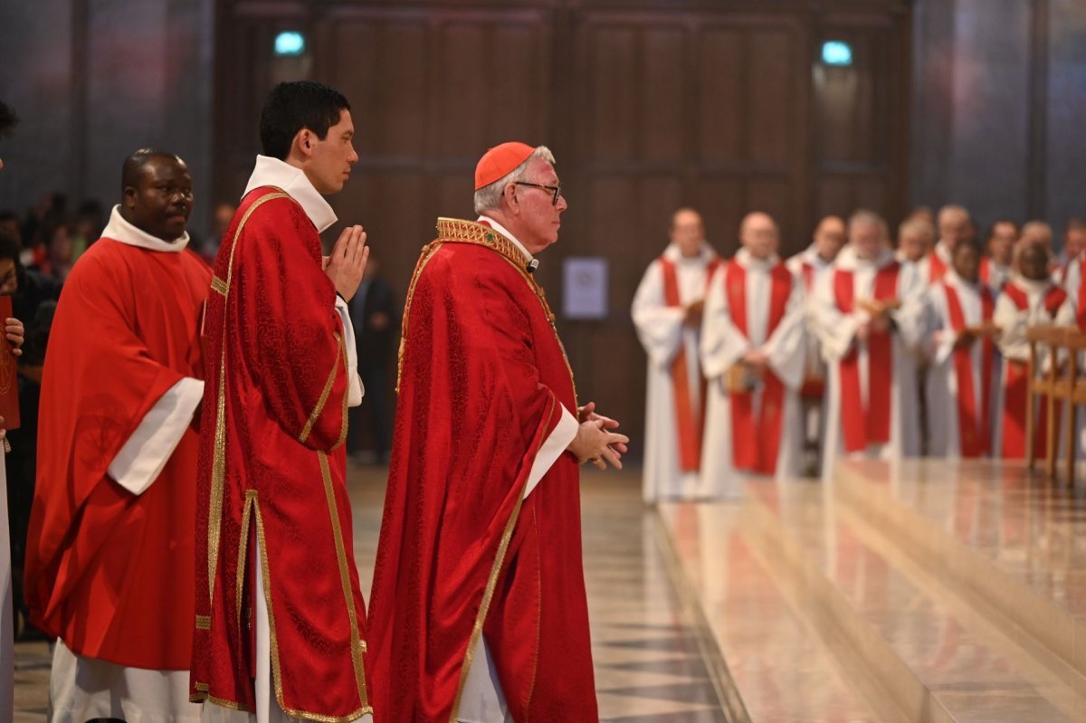 Messe de béatification de Raymond Cayré, Gérard-Martin Cendrier, Roger (…). © Marie-Christine Bertin / Diocèse de Paris.