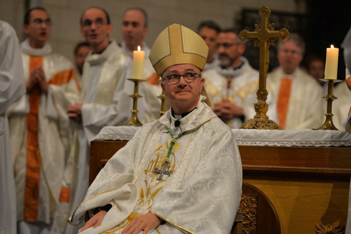 Ordinations diaconales en vue du sacerdoce à Saint-François de Sales. © Marie-Christine Bertin / Diocèse de Paris.