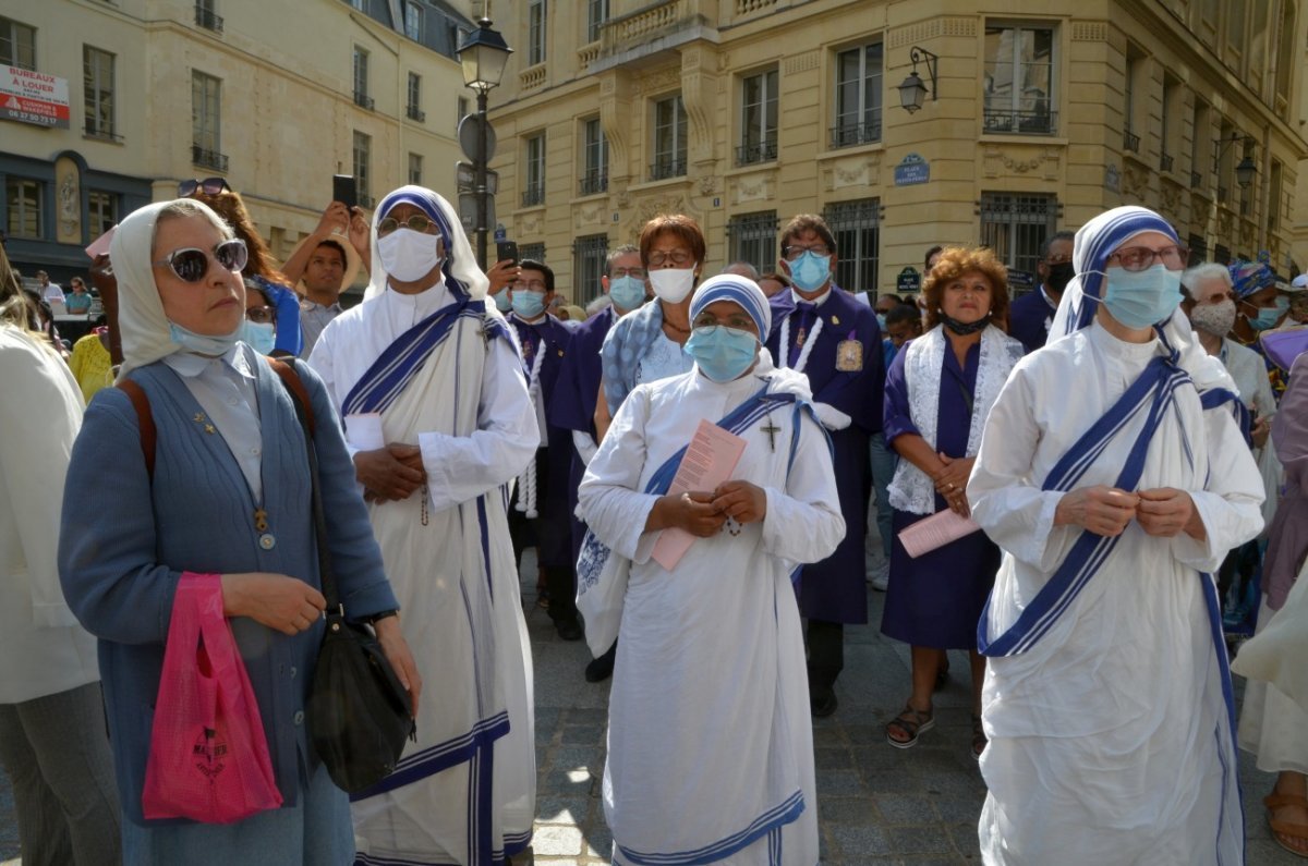 Fête de l'Assomption de la Vierge Marie : procession dans Paris. © Michel Pourny / Diocèse de Paris.