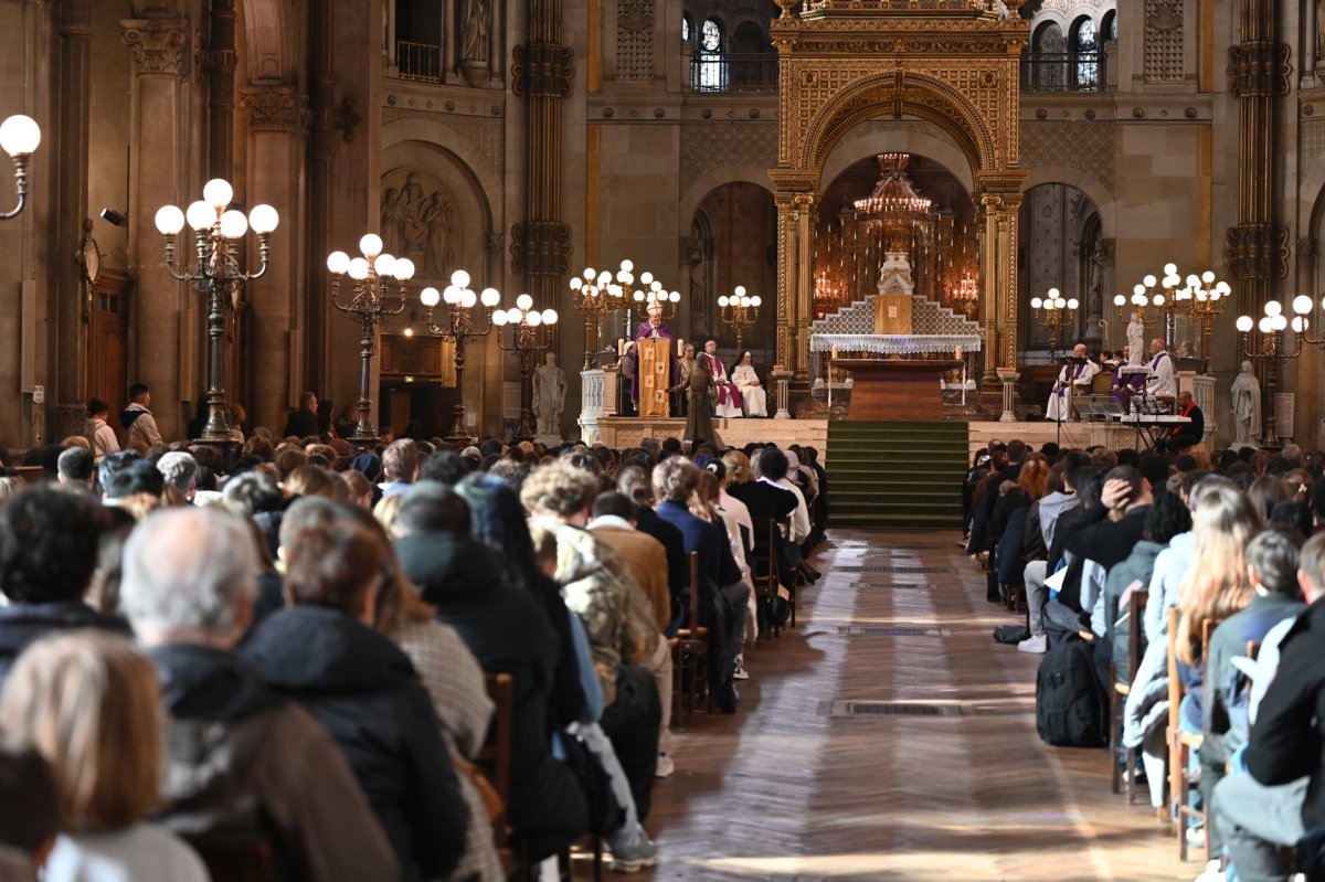 Appel décisif des jeunes catéchumènes 2026. © Marie-Christine Bertin / Diocèse de Paris.