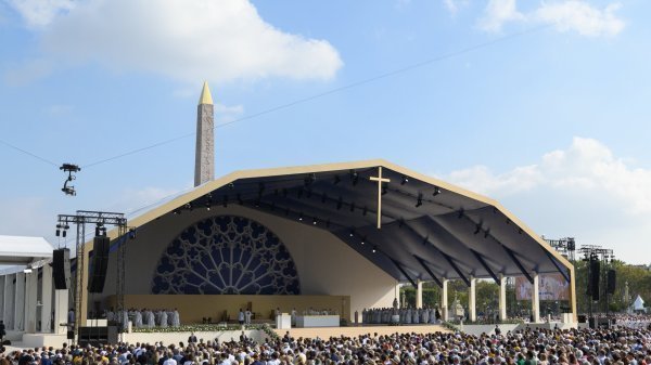Messe en plein air avec le pape Léon XIV