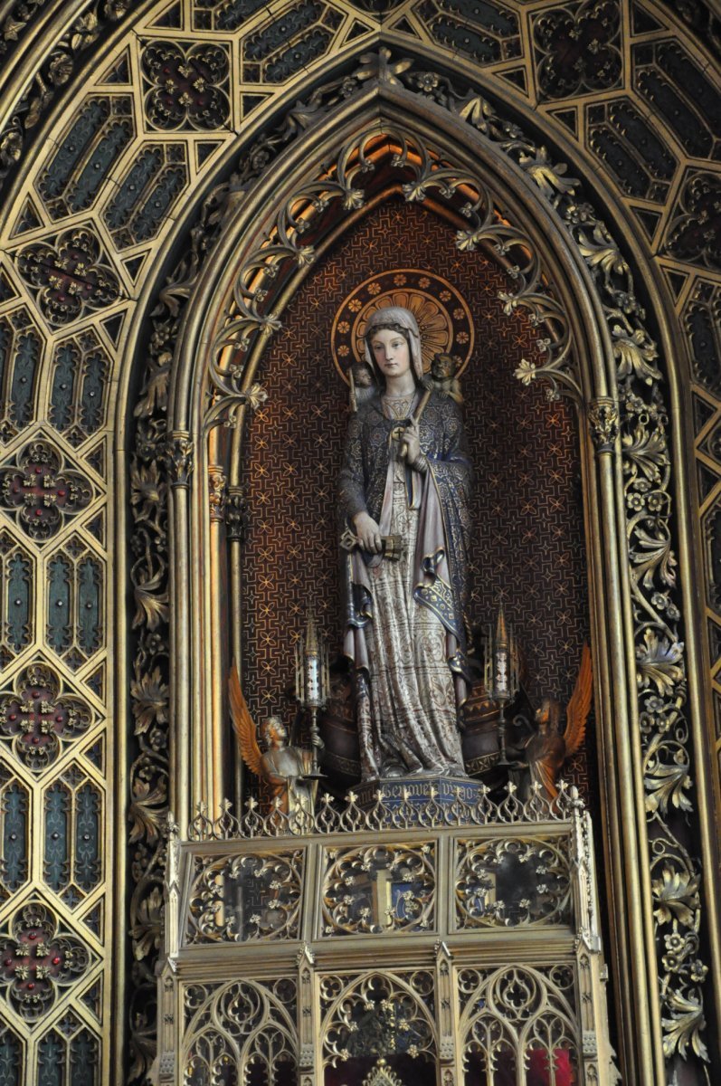 Statue de sainte Geneviève à Saint-Étienne du Mont (5e). © Jean-Michel Touche.