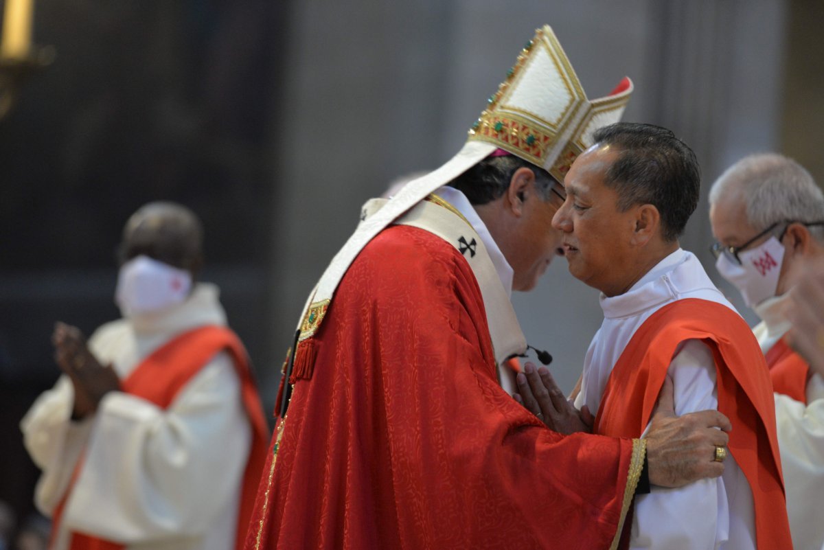 Ordinations de diacres permanents 2020. © Marie-Christine Bertin / Diocèse de Paris.