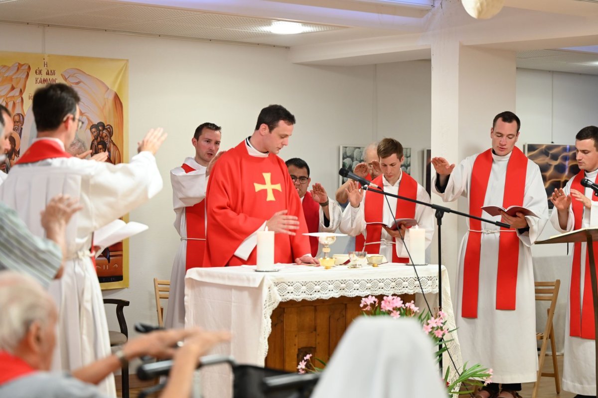 Messe des nouveaux prêtres à la Maison Marie-Thérèse 2025. © Marie-Christine Bertin / Diocèse de Paris.