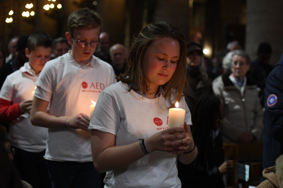 “La Nuit des Témoins” à Notre-Dame de Paris. © Solene Perrot.