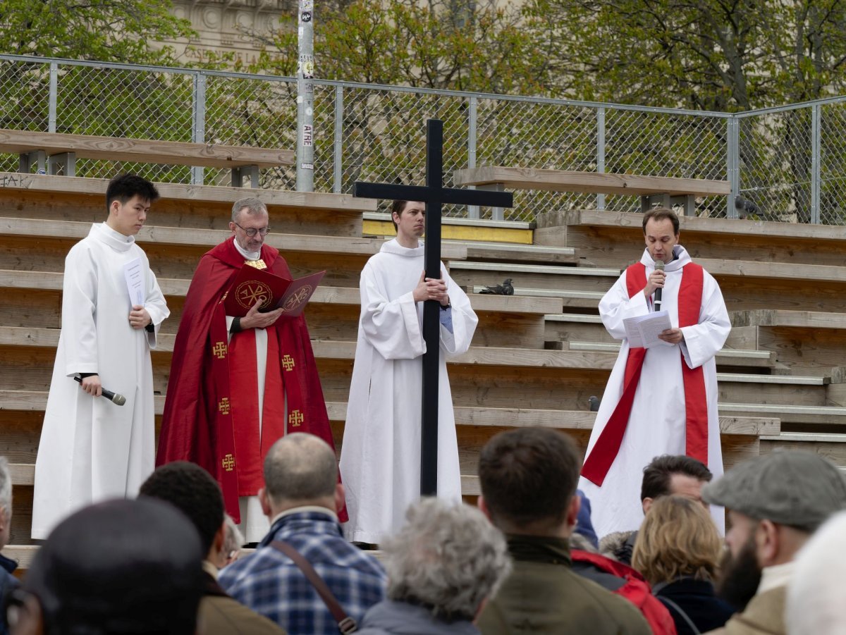 Chemin de croix de Notre-Dame de Paris 2024. © Yannick Boschat / Diocèse de Paris.