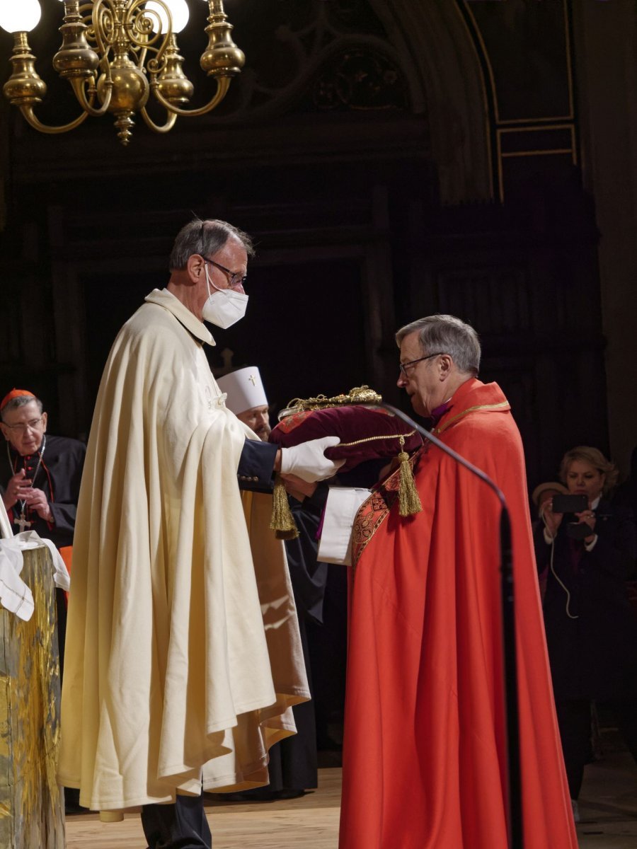 Ostention de la sainte couronne d'épines. © Yannick Boschat / Diocèse de Paris.