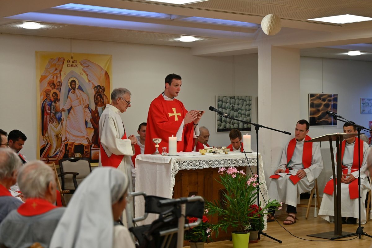 Messe des nouveaux prêtres à la Maison Marie-Thérèse 2025. © Marie-Christine Bertin / Diocèse de Paris.
