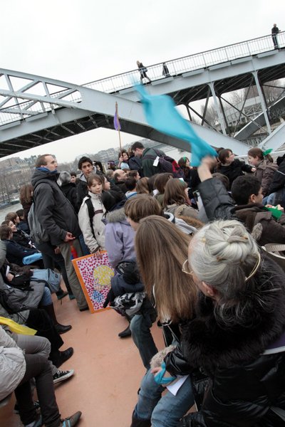 Rassemblement des sixièmes. Bateaux-mouches 