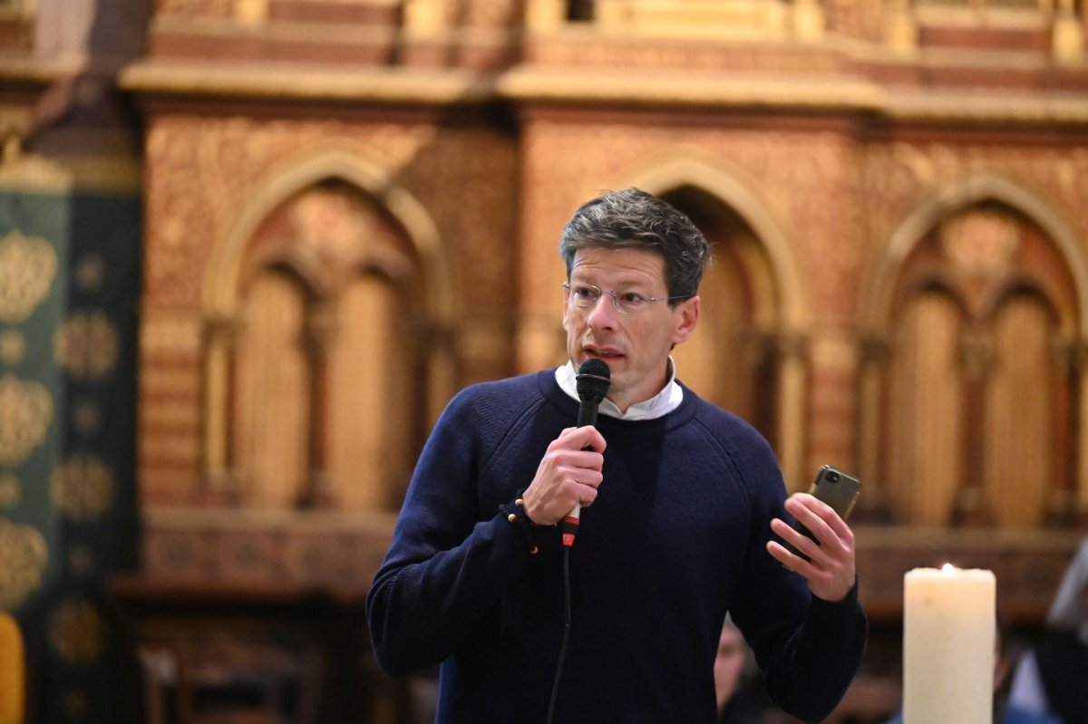 Atelier à Saint-Ignace. © Marie-Christine Bertin / Diocèse de Paris.