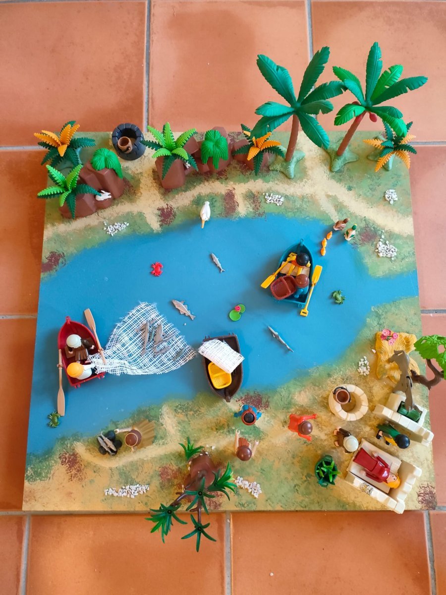 Plaque L le lac de Tiberiade. © Diocèse de Paris - Vicariat Enfance Adolescence.